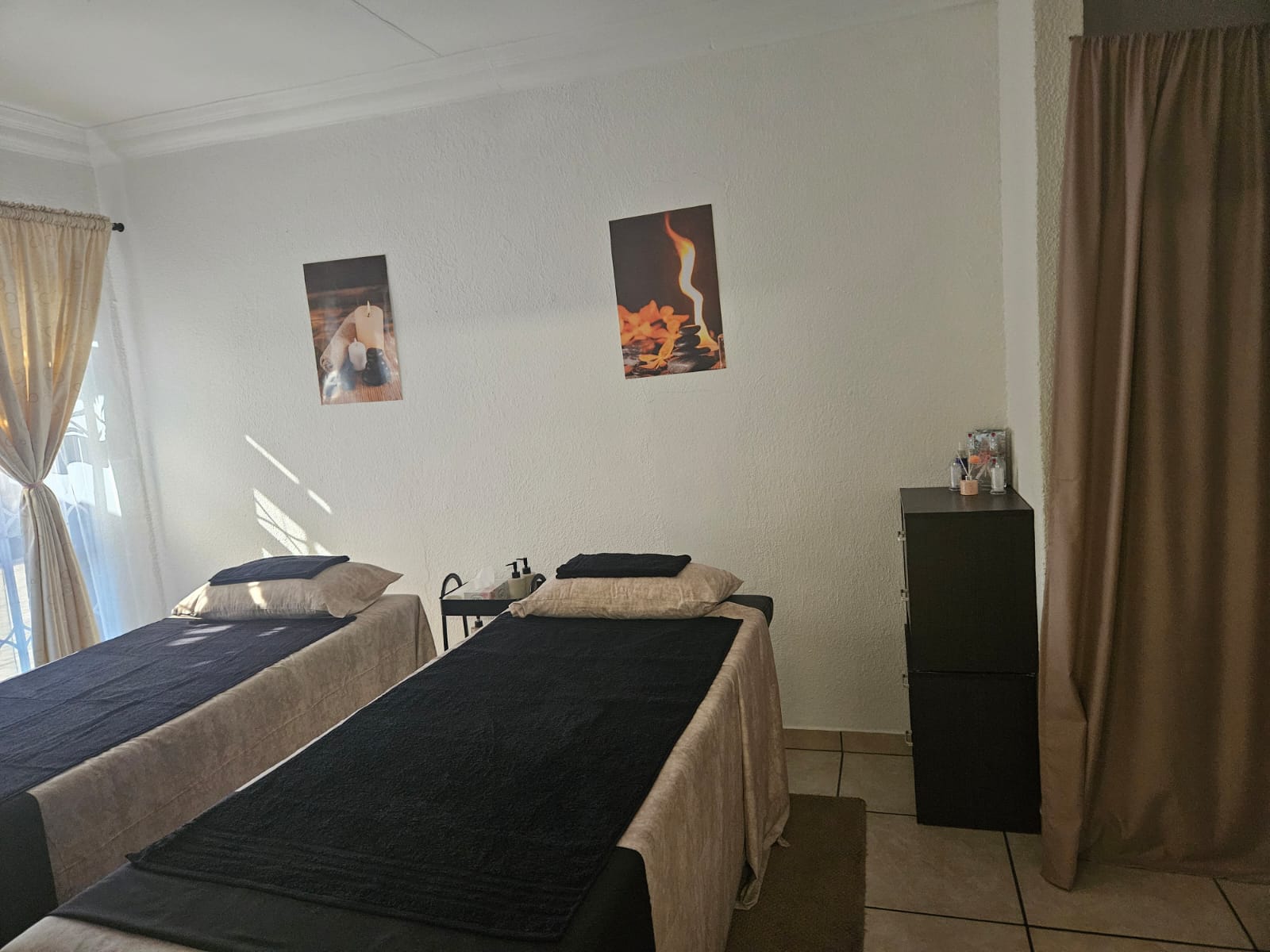 Private treatment room at Deluxe Massage & Spa